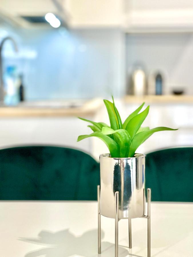Modern Green Apartment Krakow Luaran gambar