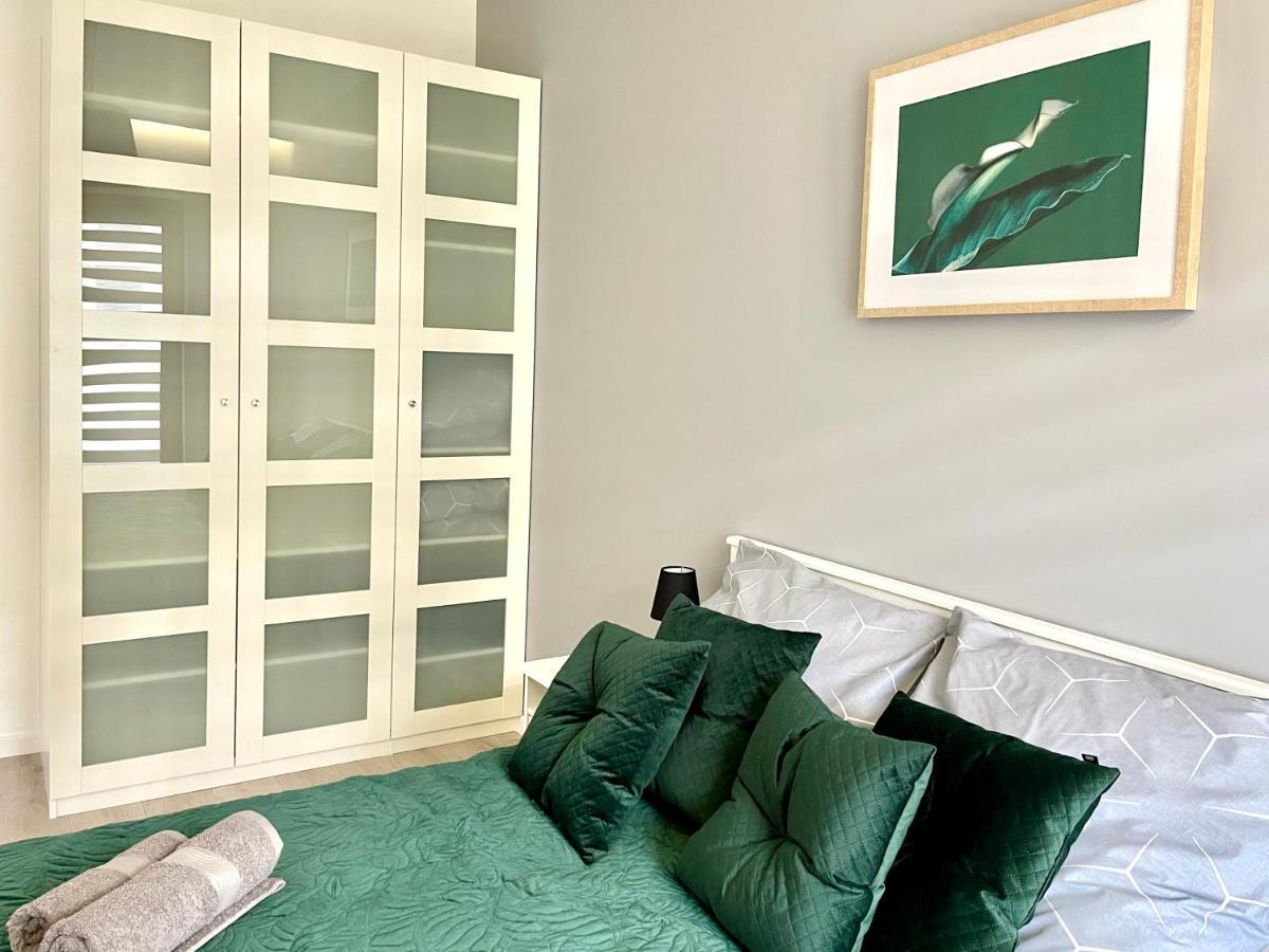 Modern Green Apartment Krakow Luaran gambar