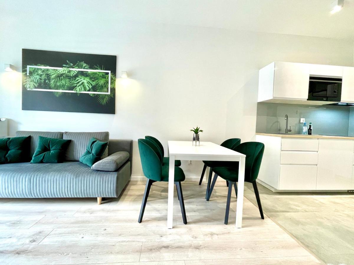 Modern Green Apartment Krakow Luaran gambar